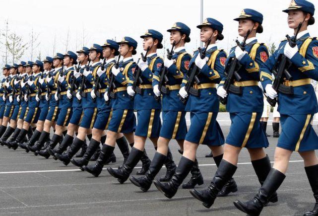 中国女兵最漂亮的照片高清——英勇与美丽的完美结合，中国女兵最美丽瞬间，英勇与美丽的完美融合（高清照片）