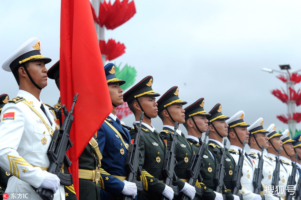 中国人民解放军仪仗队女兵亮相，新时代的荣耀与骄傲，中国人民解放军仪仗队女兵亮相，新时代的荣耀典范