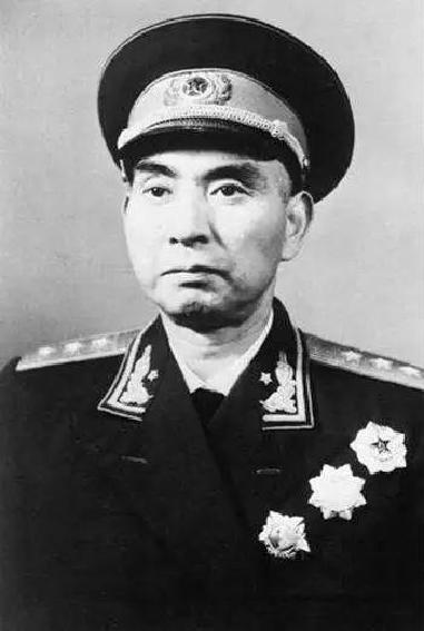 中国人民志愿军的作者，历史与文学的交融，中国人民志愿军，历史与文学的交融之笔背后的故事