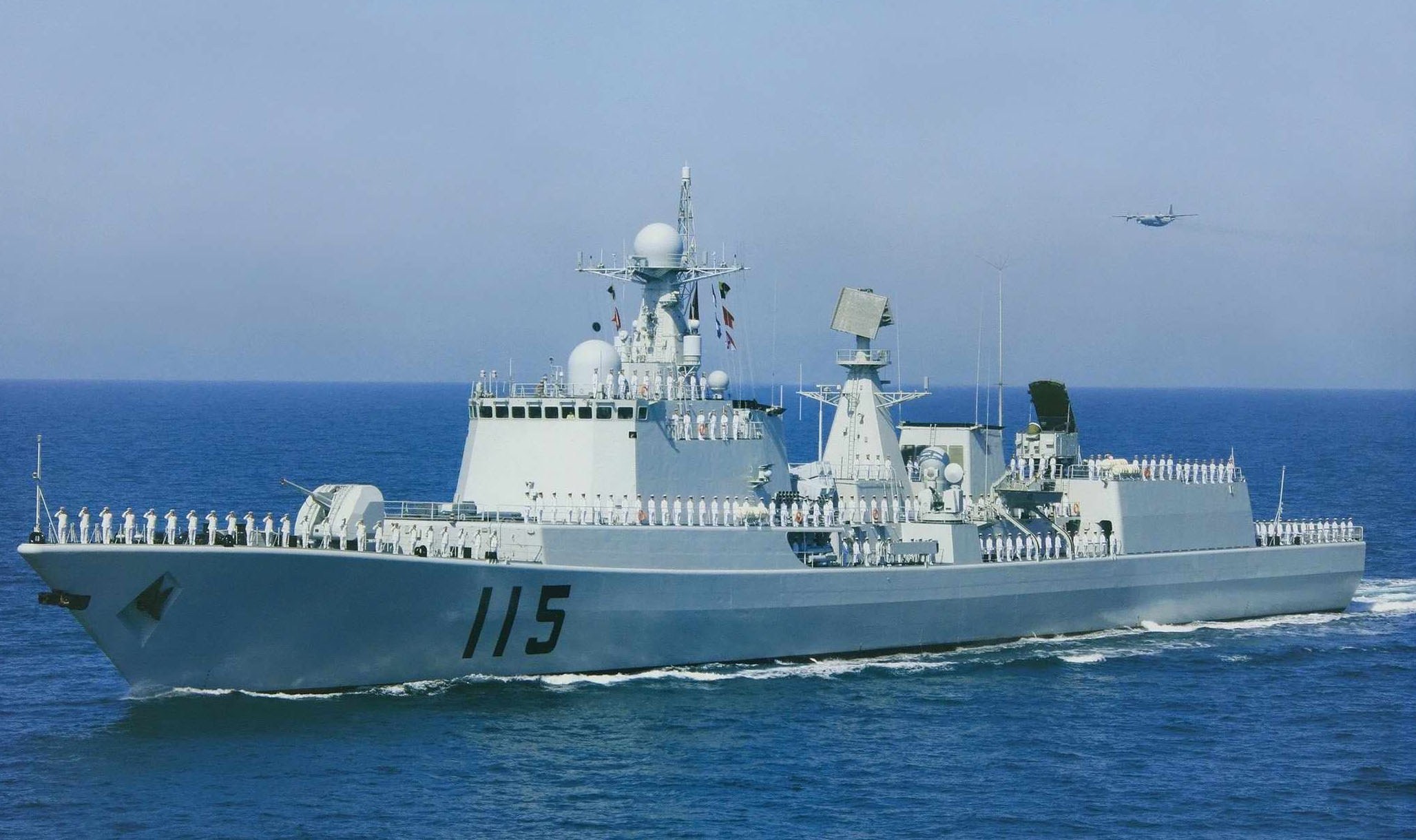中国海军166号驱逐舰，捍卫海洋权益的钢铁长城，中国海军166号驱逐舰，钢铁长城捍卫海洋权益