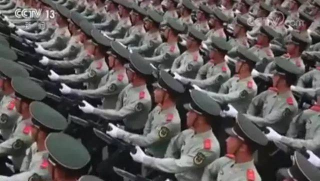 阅兵仪式上走过天安门的正步步伐——揭秘阅兵步伐中的细节与意义，揭秘阅兵仪式上的正步步伐，细节展现国家荣耀与意义