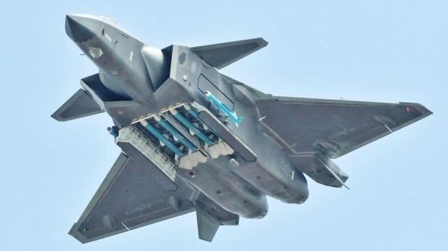 中国交付400架歼-16，展现空中力量的强大与自信，中国交付400架歼-16，彰显空中力量强大与自信风采