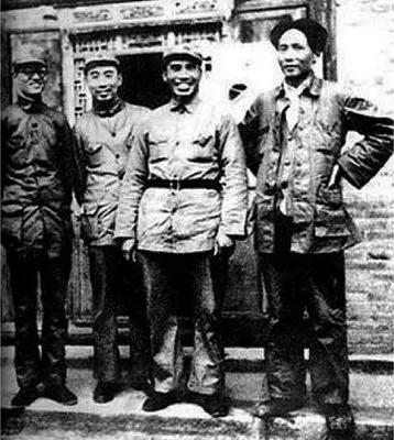 军事新闻消息范例，全球军事动态深度解析，全球军事动态深度解析，军事新闻消息范例速递
