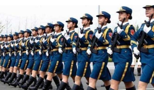 中国女兵仪仗队