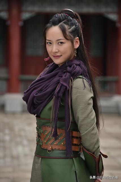 外国网友评论中国女特种兵，坚韧、勇敢与实力的象征，外国网友眼中的中国女特种兵，坚韧、勇敢与实力的典范
