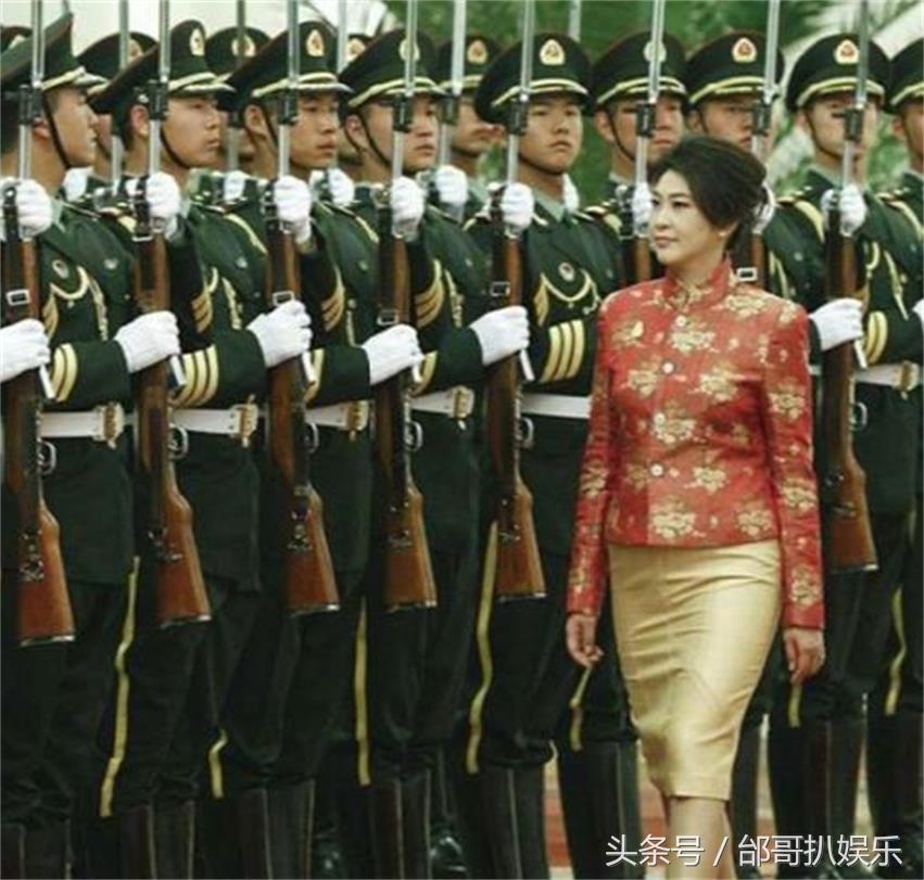 中国人民解放军仪仗队女兵，外国人的视角，中国人民解放军仪仗队女兵，外国人的观察视角