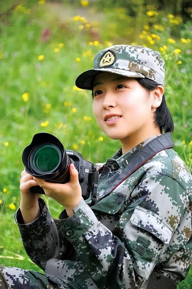 中国女兵谁最漂亮，美丽与英勇的完美结合，中国女兵的美丽与英勇，谁最耀眼？