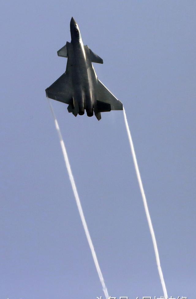 T-50战机壁纸，展现现代战争艺术的卓越风采，T-50战机壁纸，现代战争艺术的辉煌风采