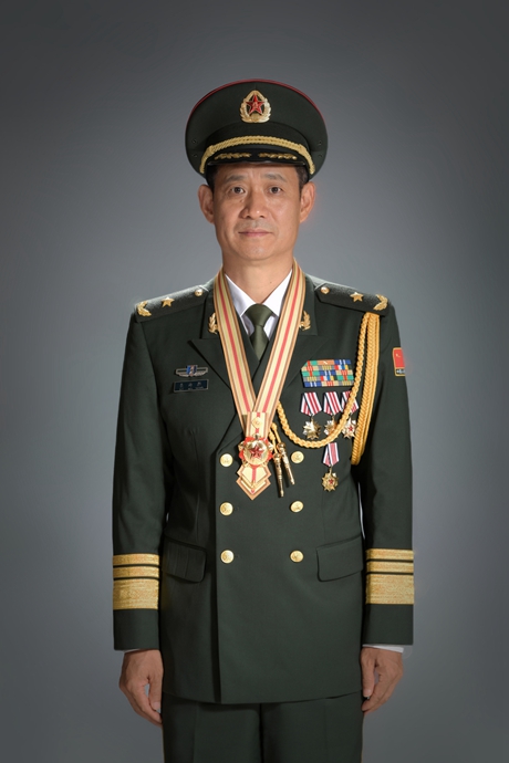 八一勋章背后的英雄事迹——杜富国的事迹，八一勋章背后的英雄传奇，杜富国的荣耀之路