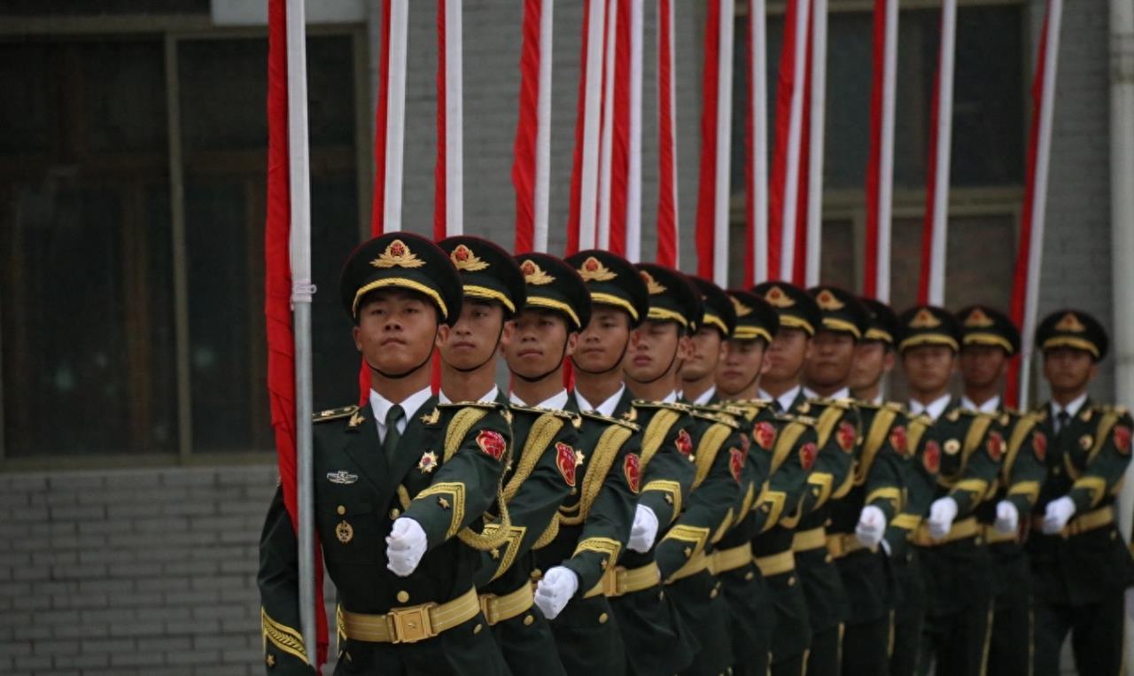 中国三军装备一览，力量与智慧的结晶，中国三军装备概览，力量与智慧的象征