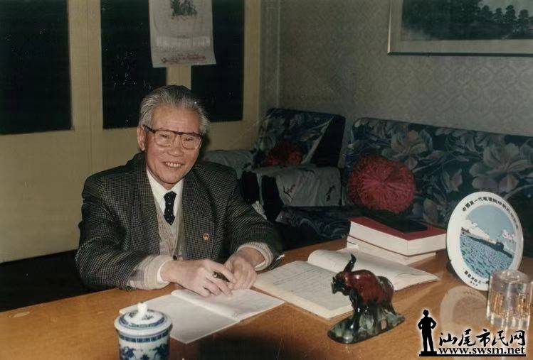彭士禄个人资料简介，一位杰出的科学家的生平与贡献，彭士禄，杰出科学家的生平贡献与简介