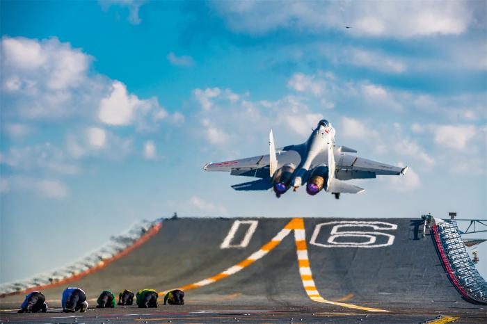 揭秘歼-15舰载战斗机实弹射击震撼画面，中国海军航空兵战力再升级，揭秘歼-15舰载战斗机实弹射击，中国海军航空兵战力飙升