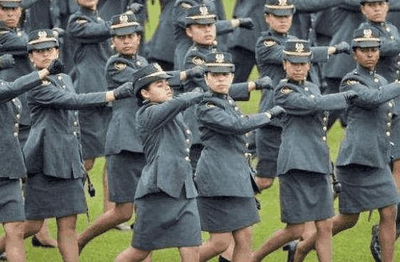 阅兵方阵中的身高艺术，展现力量与荣耀的巨人阵容，阅兵方阵中的巨人阵容，身高艺术展现力量与荣耀
