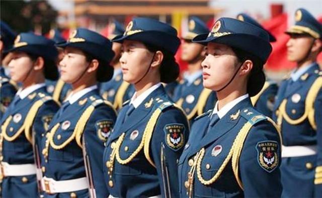 三军仪仗队女兵程诚照片，展现新时代巾帼英雄的风采，三军仪仗队女兵程诚照片，新时代巾帼英雄风采展现