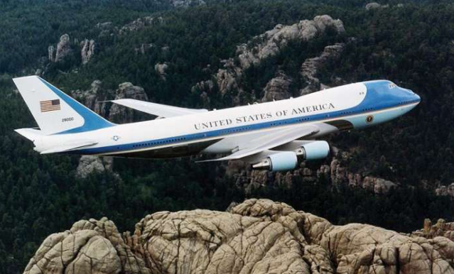 美国总统的专属飞行堡垒，空军一号，美国总统的专属空中堡垒，空军一号简介