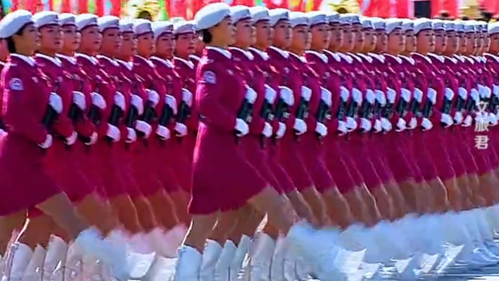 女兵列队表演，展现力量与荣耀的舞台，女兵列队表演，力量与荣耀的璀璨舞台