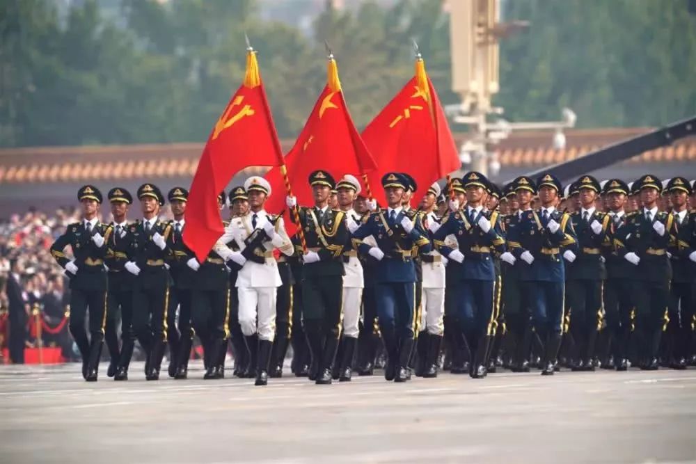 2019阅兵式中的三军仪仗队视频，荣耀与力量的展现，荣耀与力量的展现，2019阅兵式三军仪仗队震撼视频