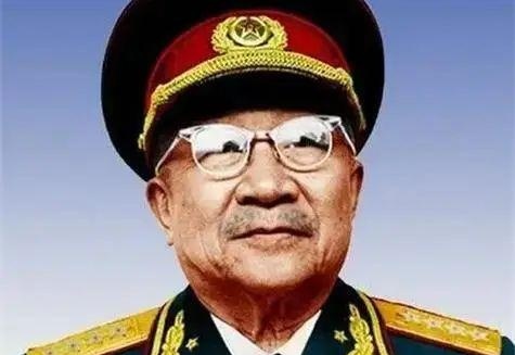 中国十大开国上将排名及其历史贡献，中国十大开国上将排名与他们的历史贡献概览