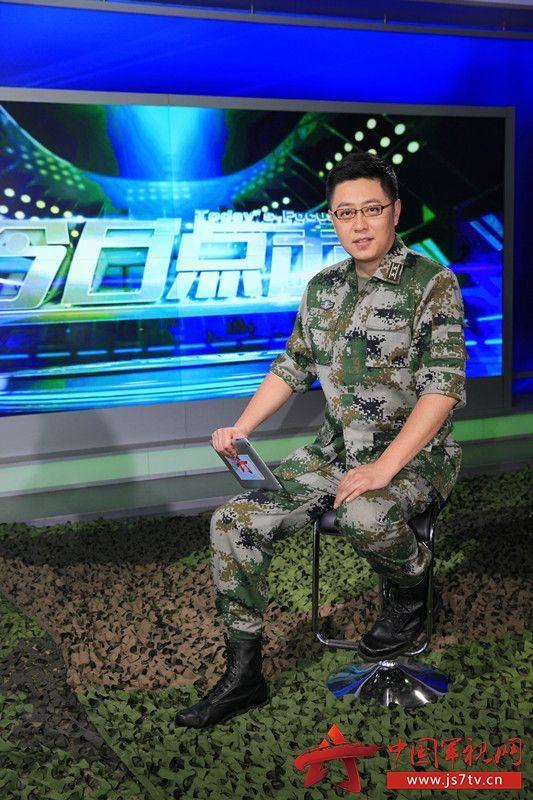 中央电视台军事节目女主持人，闪耀荧屏的军中玫瑰，军中玫瑰，央视军事节目女主持人闪耀荧屏