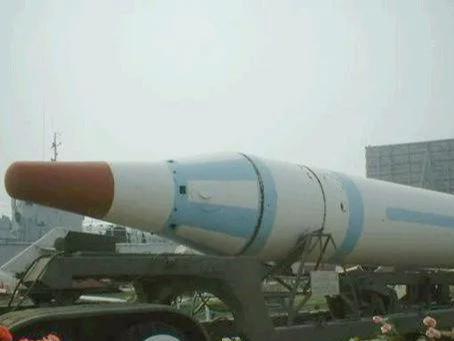 巨浪潜射弹道导弹，中国国防力量的水下锐利之剑，中国巨浪潜射弹道导弹，水下锐利之剑，国防力量之骄傲