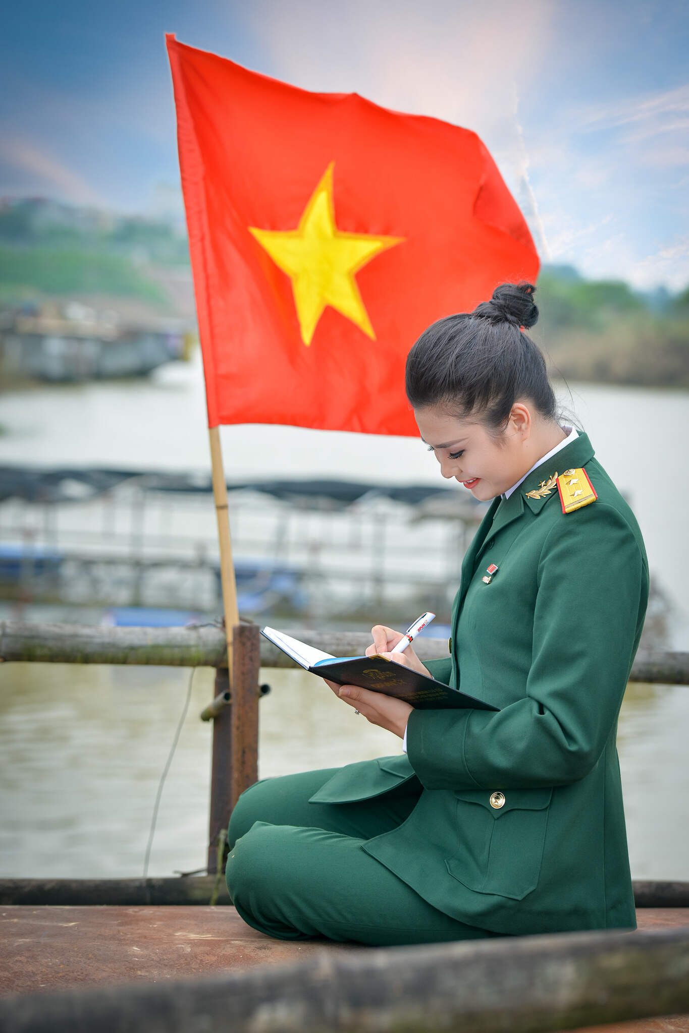 中国女兵在越南北湖，面对肺炎的挑战与坚韧前行，中国女兵在越南北湖，面对肺炎挑战，坚韧前行