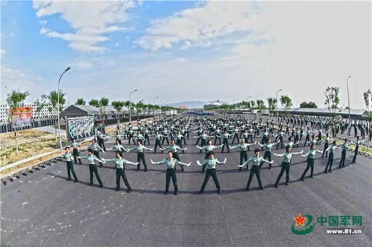 国庆阅兵方队正步走时间，历史与荣耀的见证，国庆阅兵方队正步走时间，见证历史与荣耀的盛大瞬间