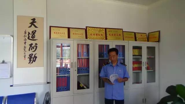 空军飞行员父母待遇详解，空军飞行员父母待遇全面解析
