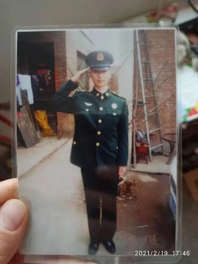 肖思远女友合照图片背后的故事，肖思远女友合照背后的故事揭秘