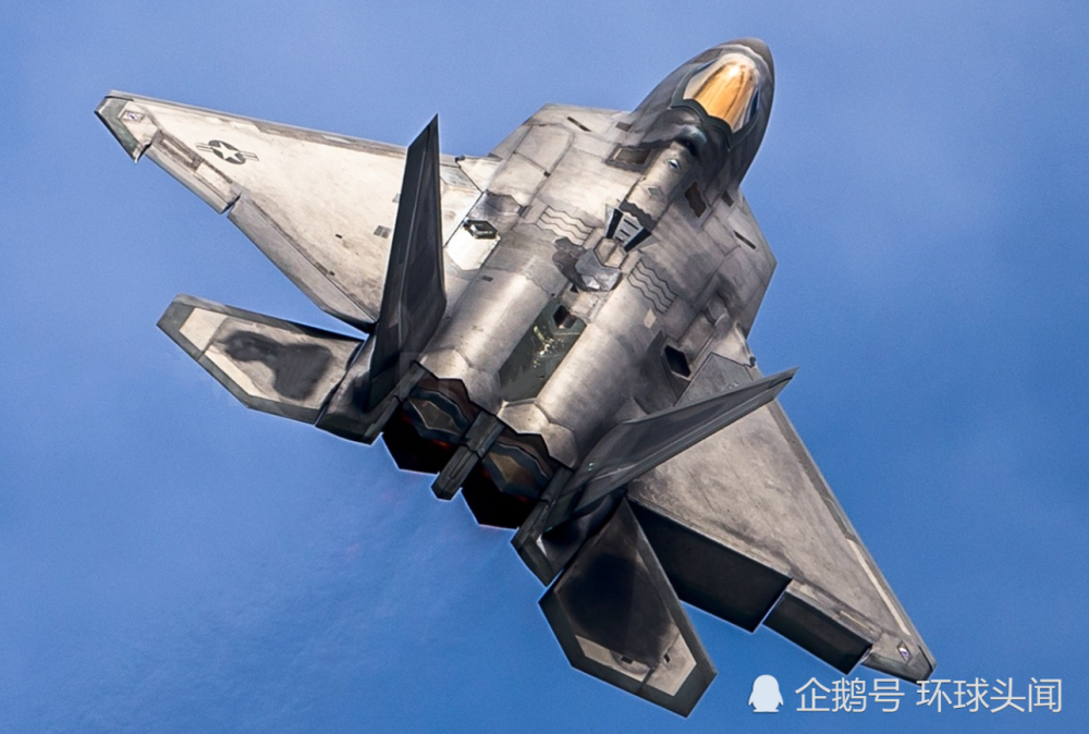F22战机和歼-20哪个厉害？——一场空中霸主之争的探讨，F22与歼-20，空中霸主之争的深入剖析。
