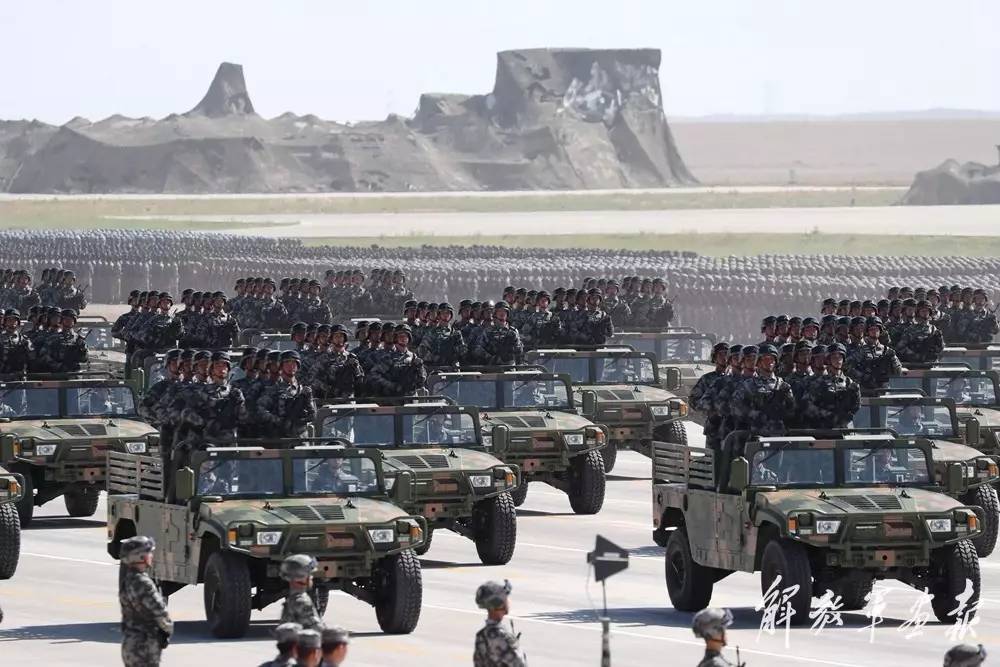 朱日和阅兵规模之大，震撼世界的壮丽景象，朱日和阅兵壮丽景象，震撼世界的大规模阅兵