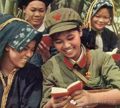 解放军女士兵图片大全，展现巾帼英雄的风采，解放军女士兵风采，巾帼英雄图片大全