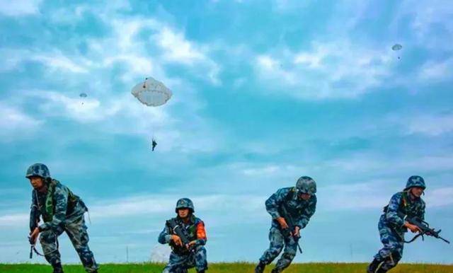 空降兵第15军，揭秘其神秘面纱下的兵种特色，揭秘空降兵第15军兵种特色与神秘面纱