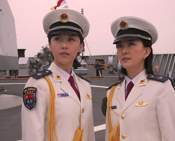 中国女兵，坚韧与荣耀的素材，中国女兵的坚韧与荣耀，战斗精神的素材