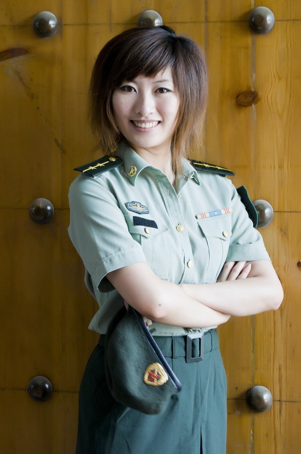 中国女兵图片，展现美女战士的坚韧与力量，中国女兵风采，美女战士的坚韧与力量图片展示