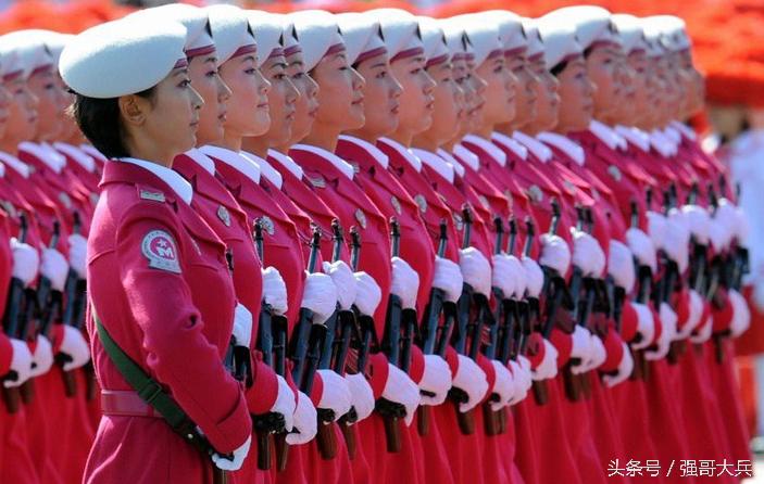 三军女兵方队，展现巾帼英雄风采的全部视频，三军女兵方队风采，巾帼英雄展现震撼视频