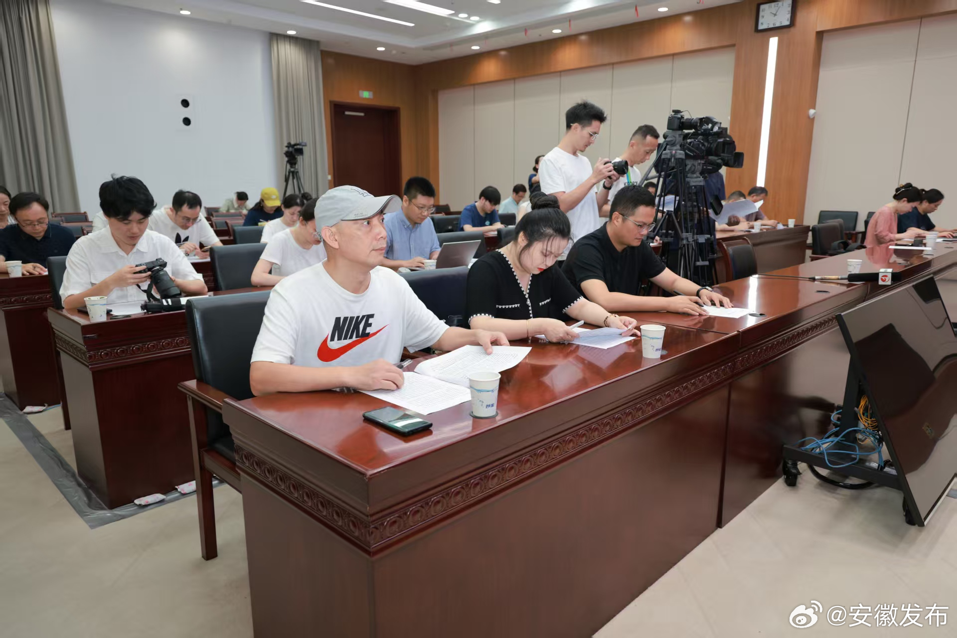 新闻发布会现场直播，今天的焦点与未来展望，新闻发布会现场直播，今日焦点与未来展望展望