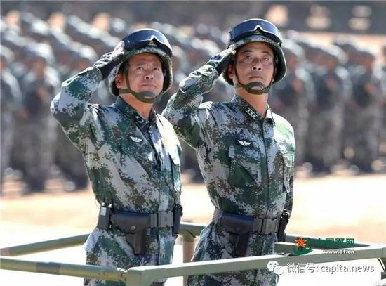 陆军方队领队少将，荣耀与担当的象征，陆军方队领队少将，荣耀与担当的象征风采