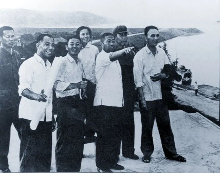 刘伯温一肖中持