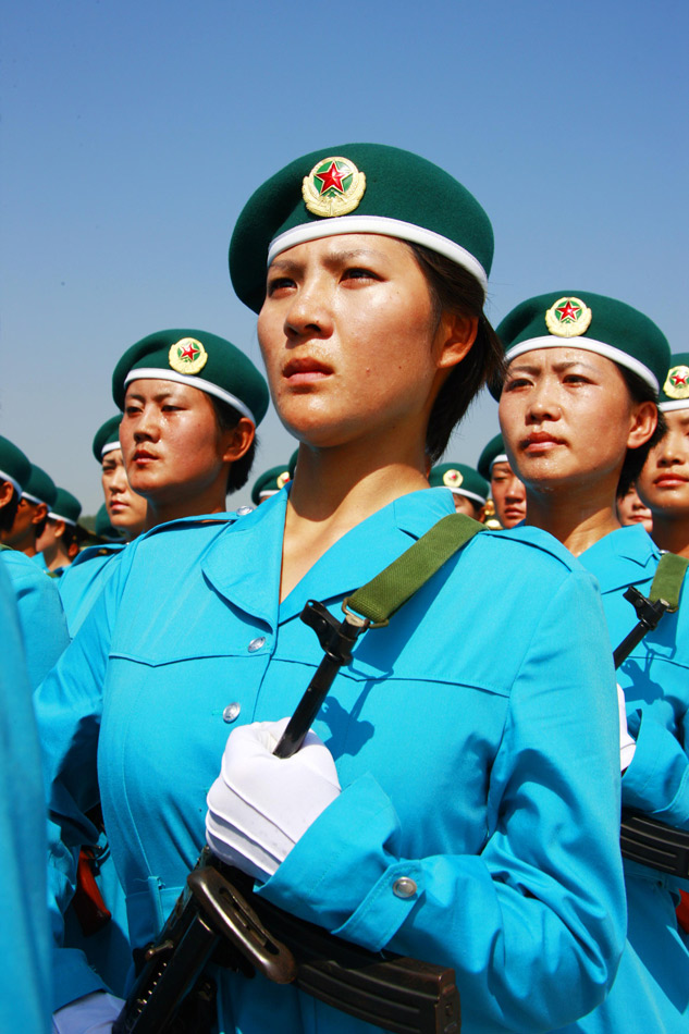 中国女民兵方队，展现力量与荣耀的图片，中国女民兵方队，力量与荣耀的壮丽瞬间