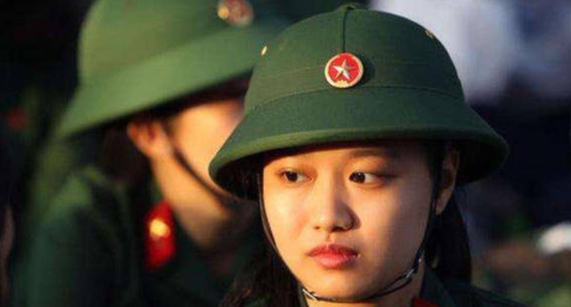 打越南战争中的中国女兵，英勇无畏，巾帼不让须眉，中国女兵在越南战争中的英勇表现，巾帼不让须眉