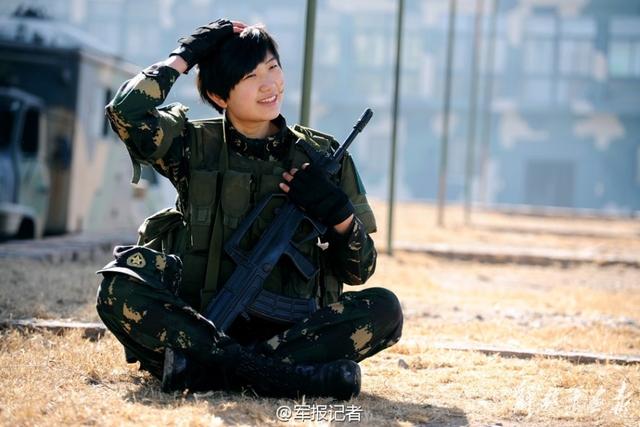 中国女兵身材的魅力与力量，中国女兵，魅力与力量的完美结合