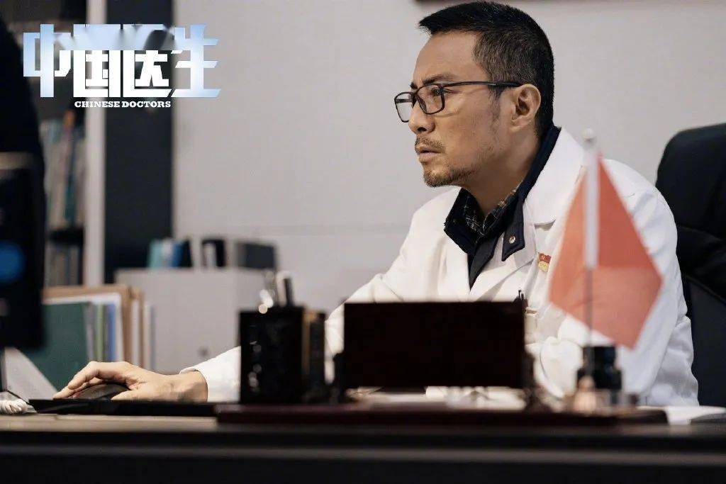 揭秘丁晶丈夫汪晓，照片背后的故事，揭秘丁晶丈夫汪晓，照片背后的故事揭秘