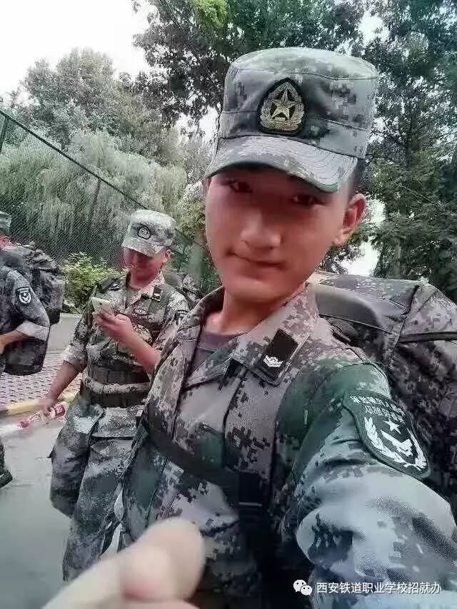 二炮部队军装，荣耀的象征与时代的印记，二炮部队军装，荣耀与时代的印记