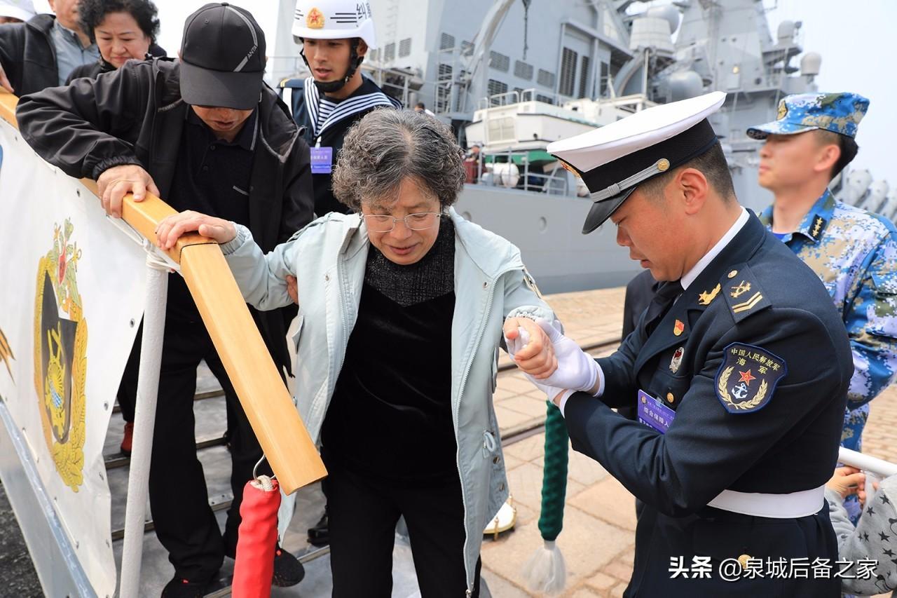 瓦良格号巡洋舰，历史、现状和未来展望，瓦良格号巡洋舰，历史沿革、现状解析与未来展望