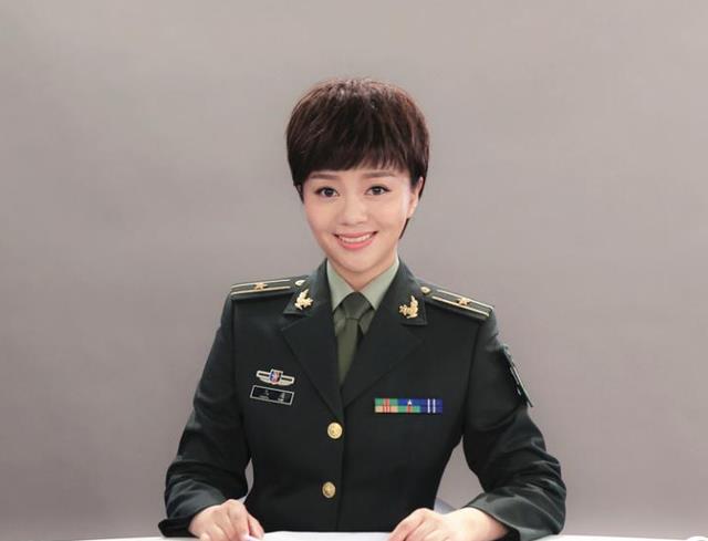 中央卫视军事频道主持人，传递军事信息，展现专业风采，中央卫视军事频道主持人，传递军事信息，展现专业魅力