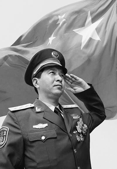 丁晓兵，优秀边陲儿女的典范，丁晓兵，优秀边陲儿女典范