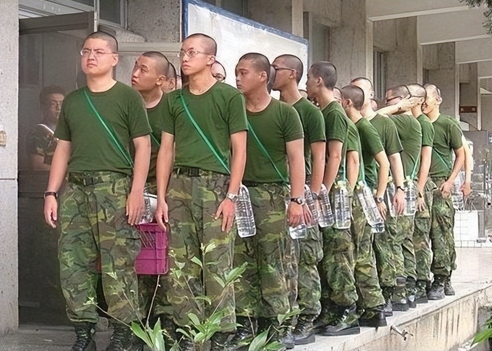 台湾服兵役政策，现状、挑战与未来展望，台湾兵役政策，现状、挑战与未来展望