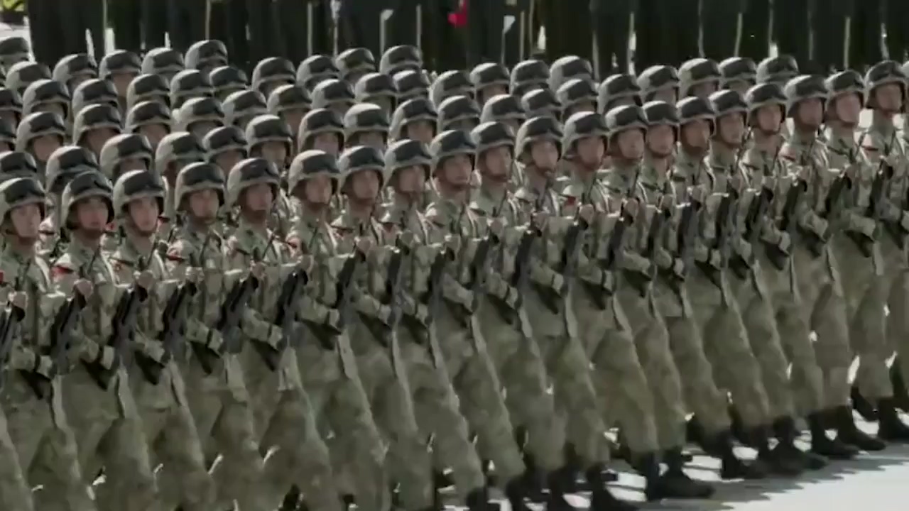 各国阅兵式对比视频压轴出场，荣耀与力量的展现，全球阅兵式压轴瞬间，荣耀与力量的国际对比展示