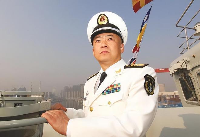 海军各个舰长姓名及其职责与贡献，海军各舰长姓名揭秘，职责与贡献一览