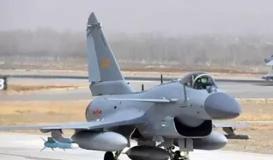歼-10C新改型露面，揭示中国空军现代化进程的显著成果，歼-10C新改型亮相，展现中国空军现代化飞跃成果